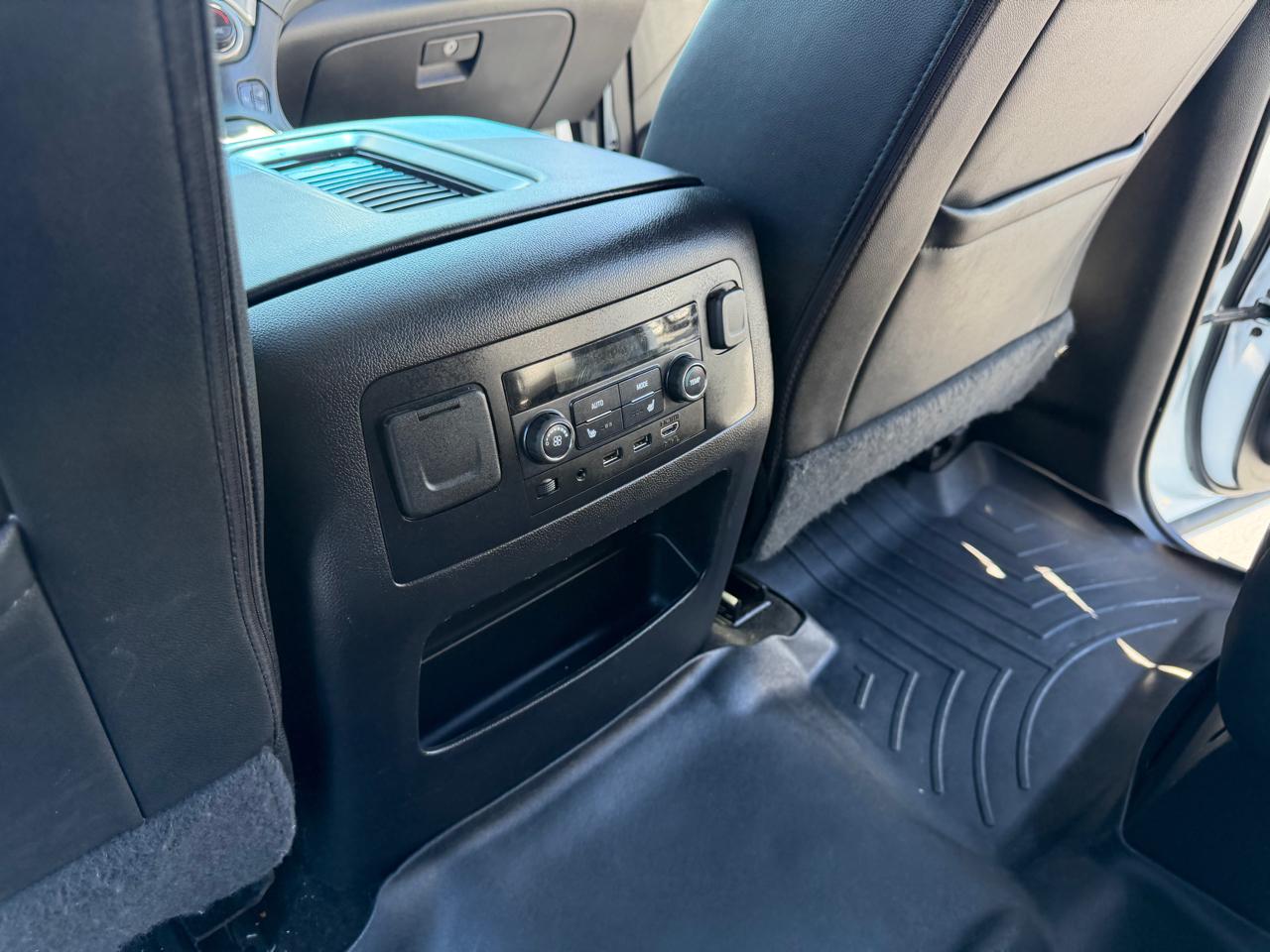 Chevrolet Suburban 4WD 4dr 1500 Premier 2018