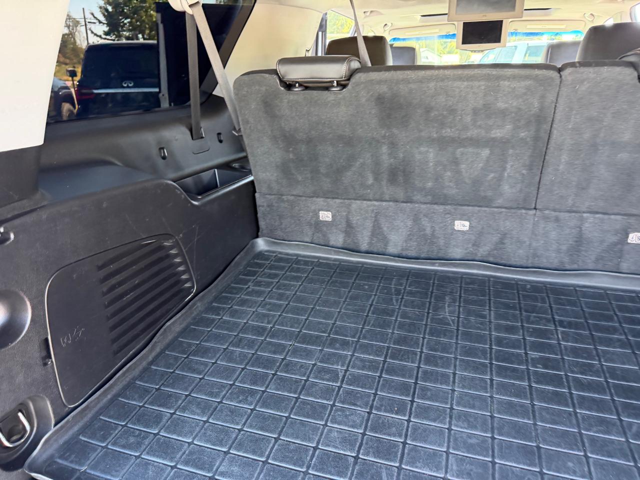 Chevrolet Suburban 4WD 4dr 1500 Premier 2018
