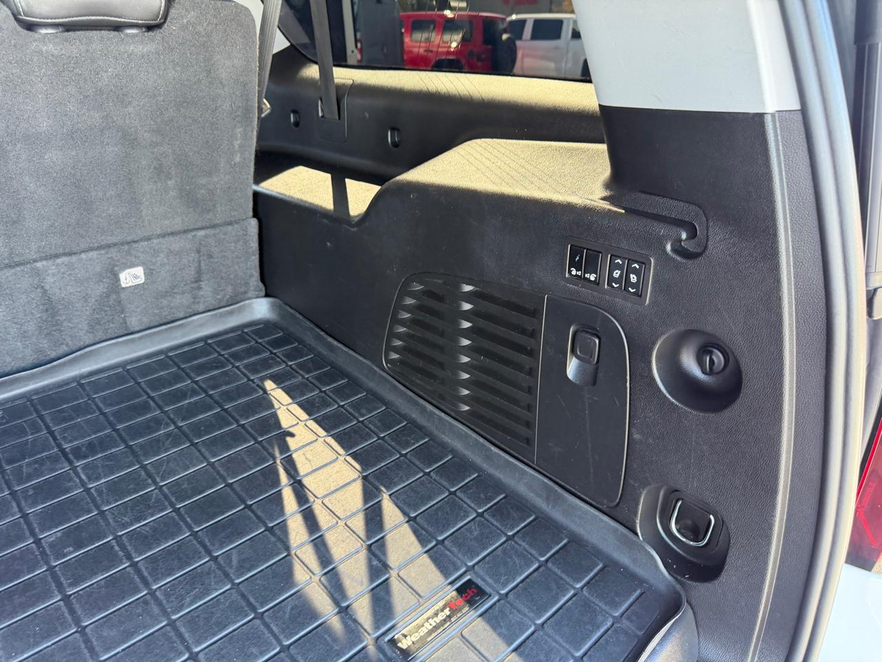 Chevrolet Suburban 4WD 4dr 1500 Premier 2018