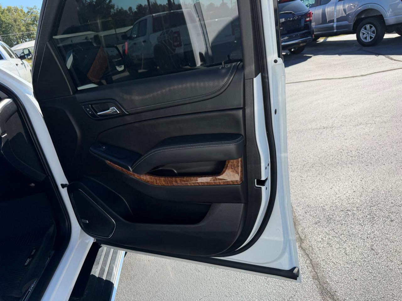 Chevrolet Suburban 4WD 4dr 1500 Premier 2018