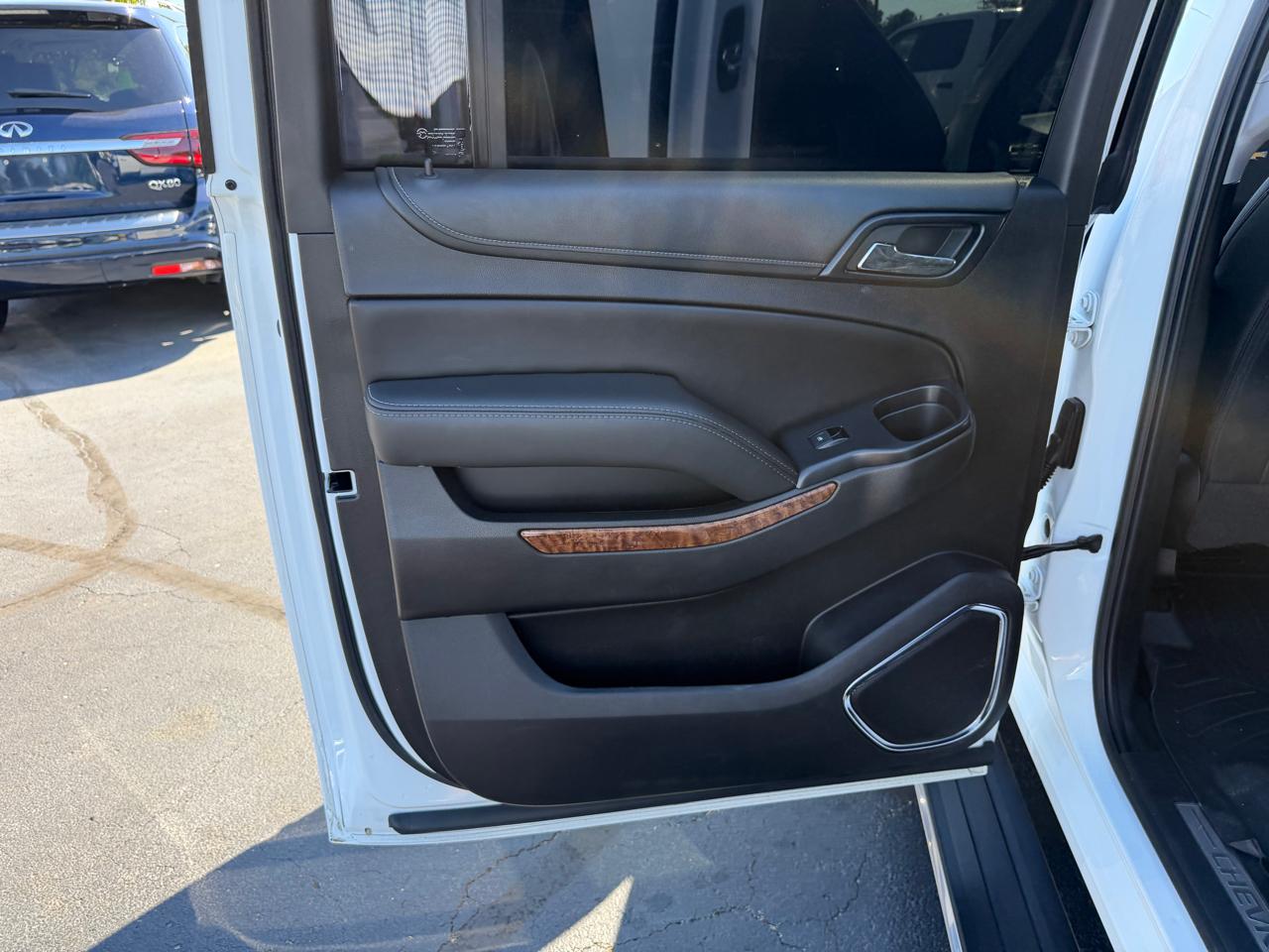 Chevrolet Suburban 4WD 4dr 1500 Premier 2018
