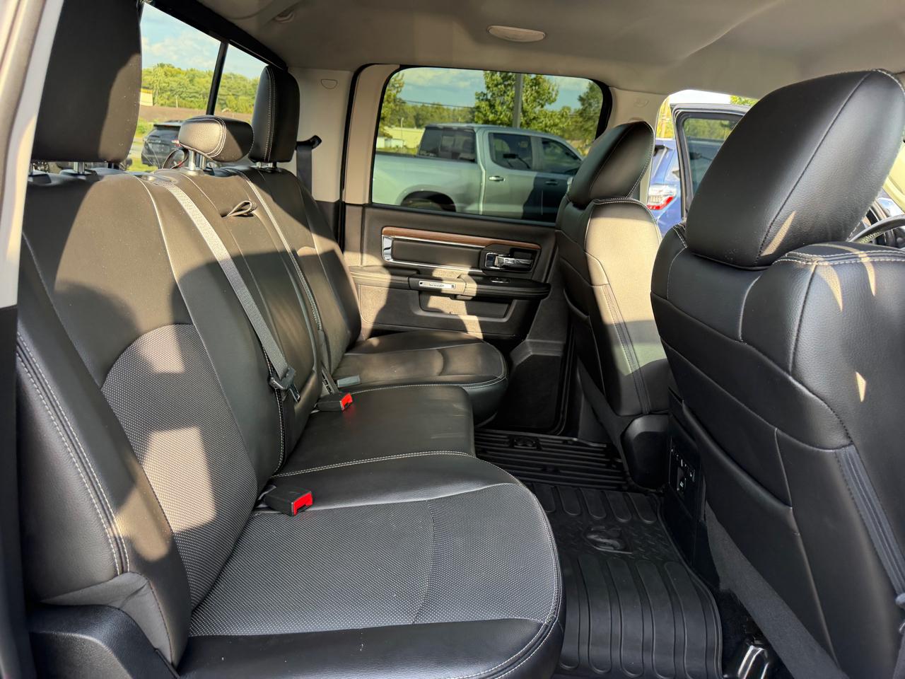 RAM 1500 2WD Crew Cab 149" Laramie 2014