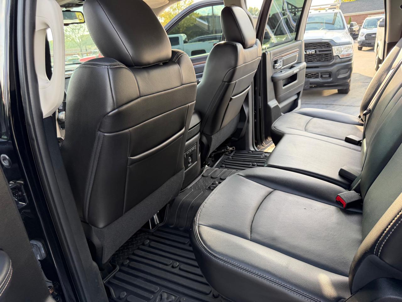 RAM 1500 2WD Crew Cab 149" Laramie 2014