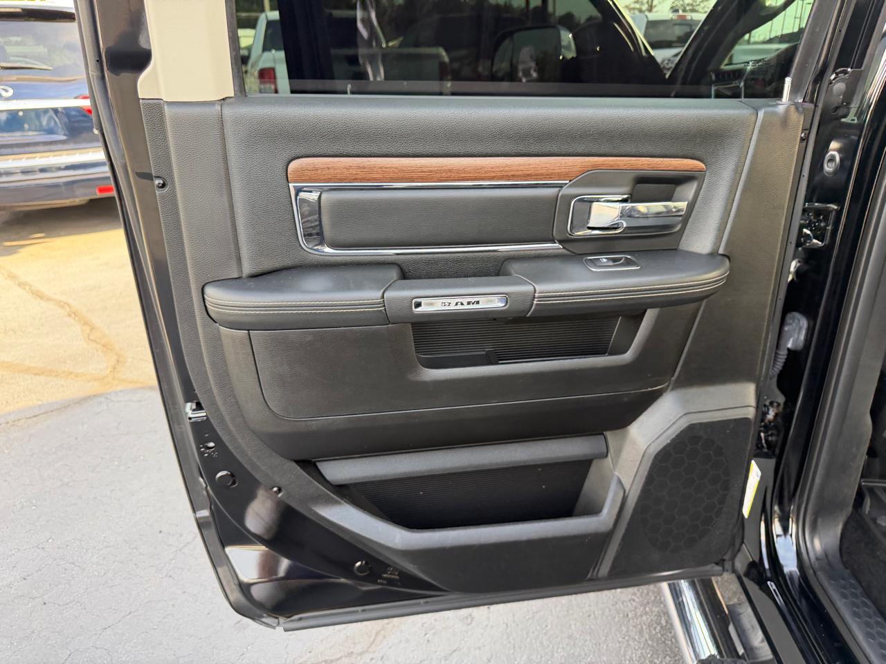 RAM 1500 2WD Crew Cab 149" Laramie 2014