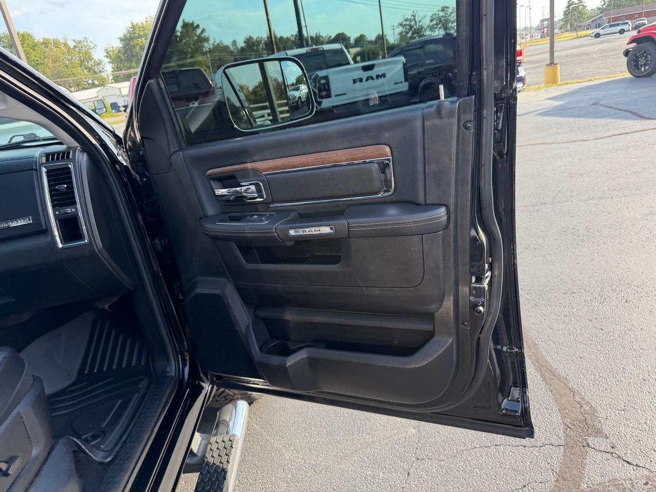RAM 1500 2WD Crew Cab 149" Laramie 2014