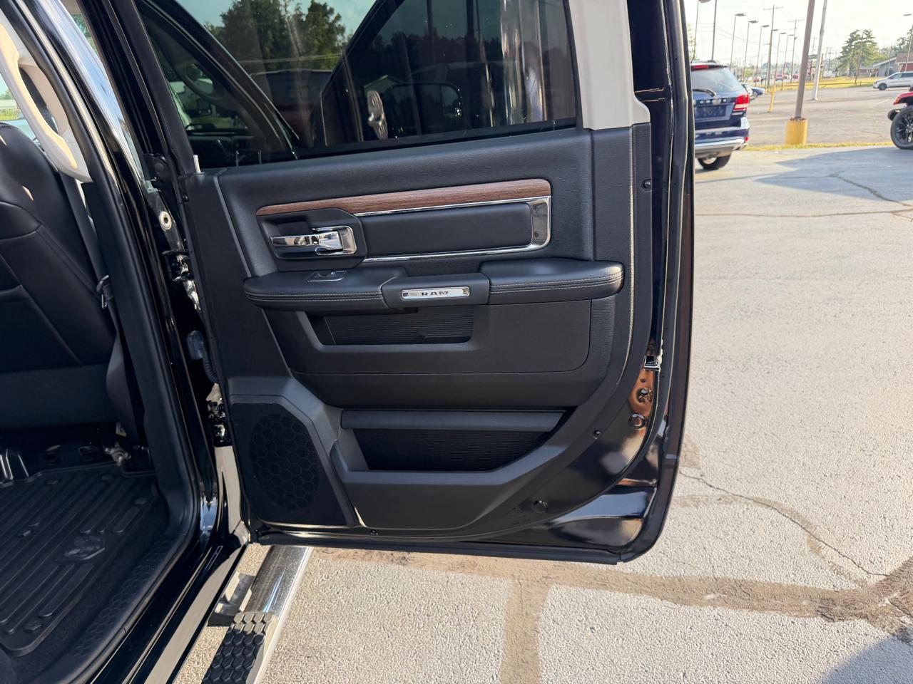 RAM 1500 2WD Crew Cab 149" Laramie 2014
