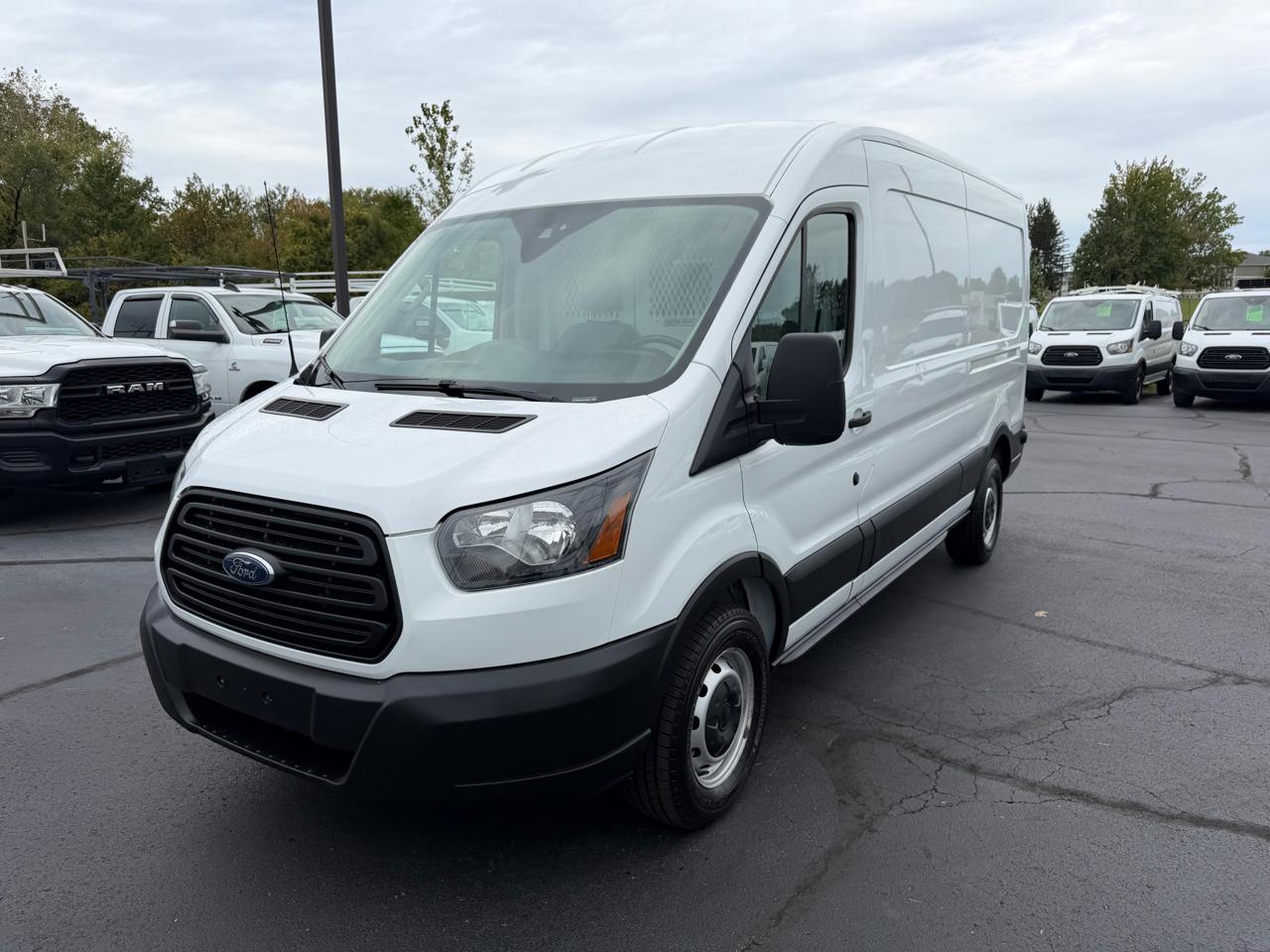 Ford Transit Van T-250 148" Med Rf 9000 GVWR Sliding RH Dr 2019