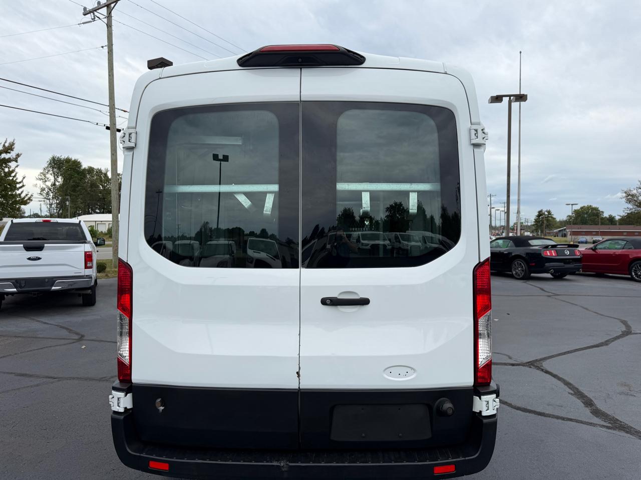 Ford Transit Van T-250 148" Med Rf 9000 GVWR Sliding RH Dr 2019