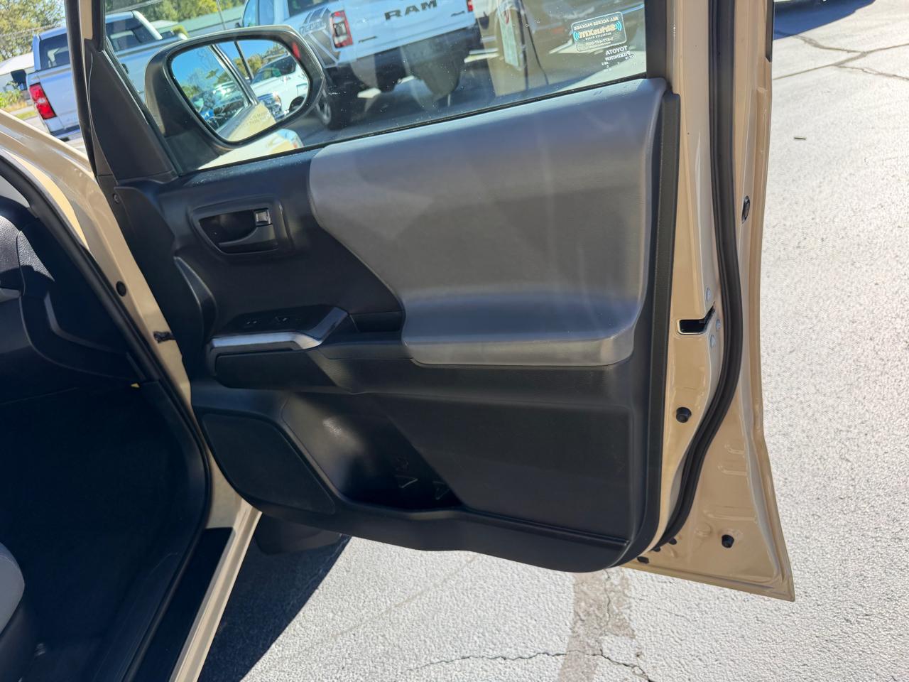 Toyota Tacoma SR5 Double Cab 2017