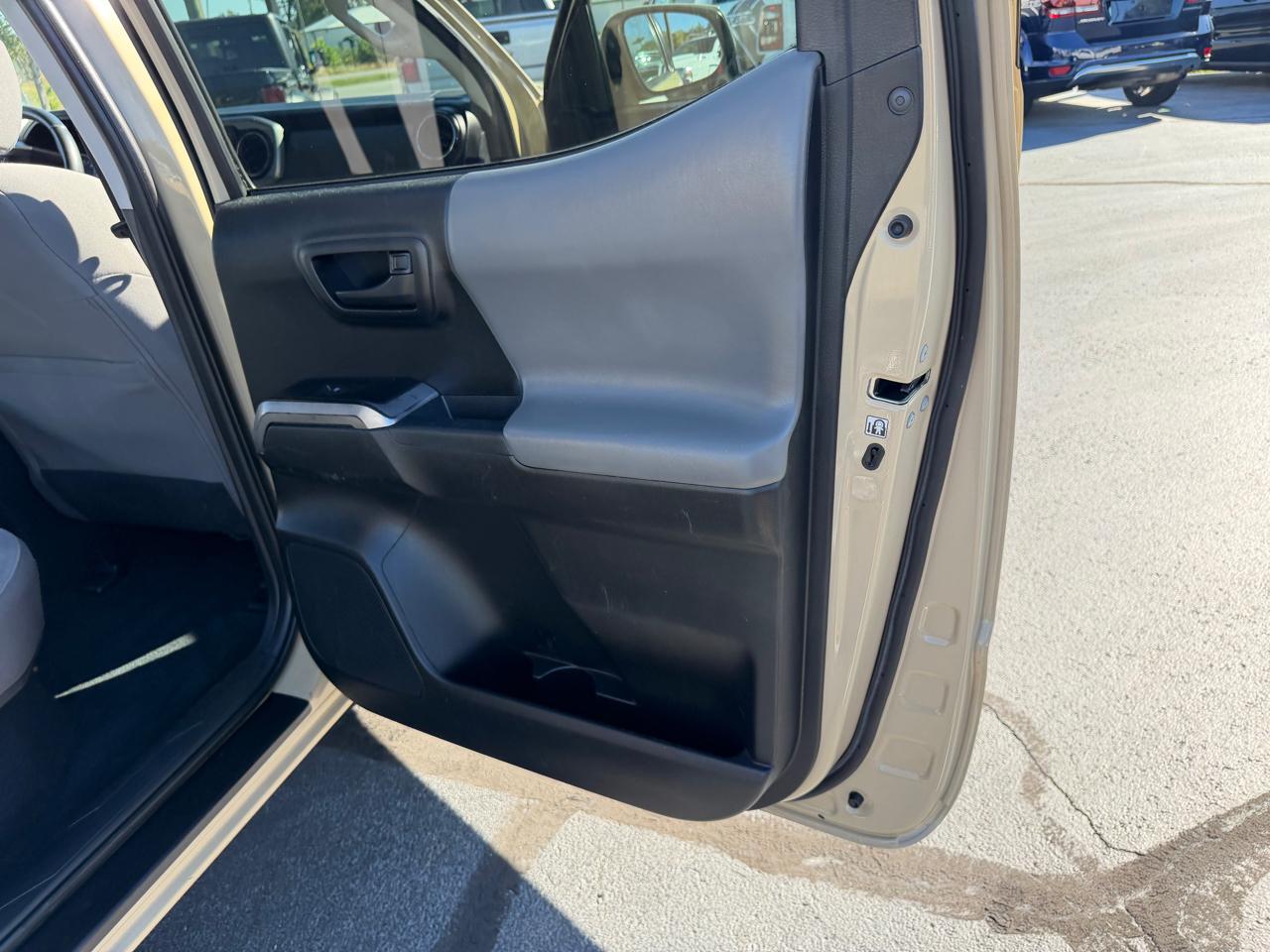 Toyota Tacoma SR5 Double Cab 2017