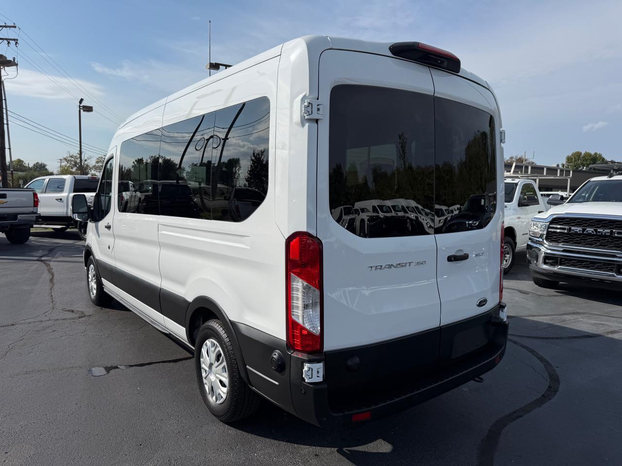 Ford Transit Passenger Wagon T-350 148" Med Roof XLT RWD 2024
