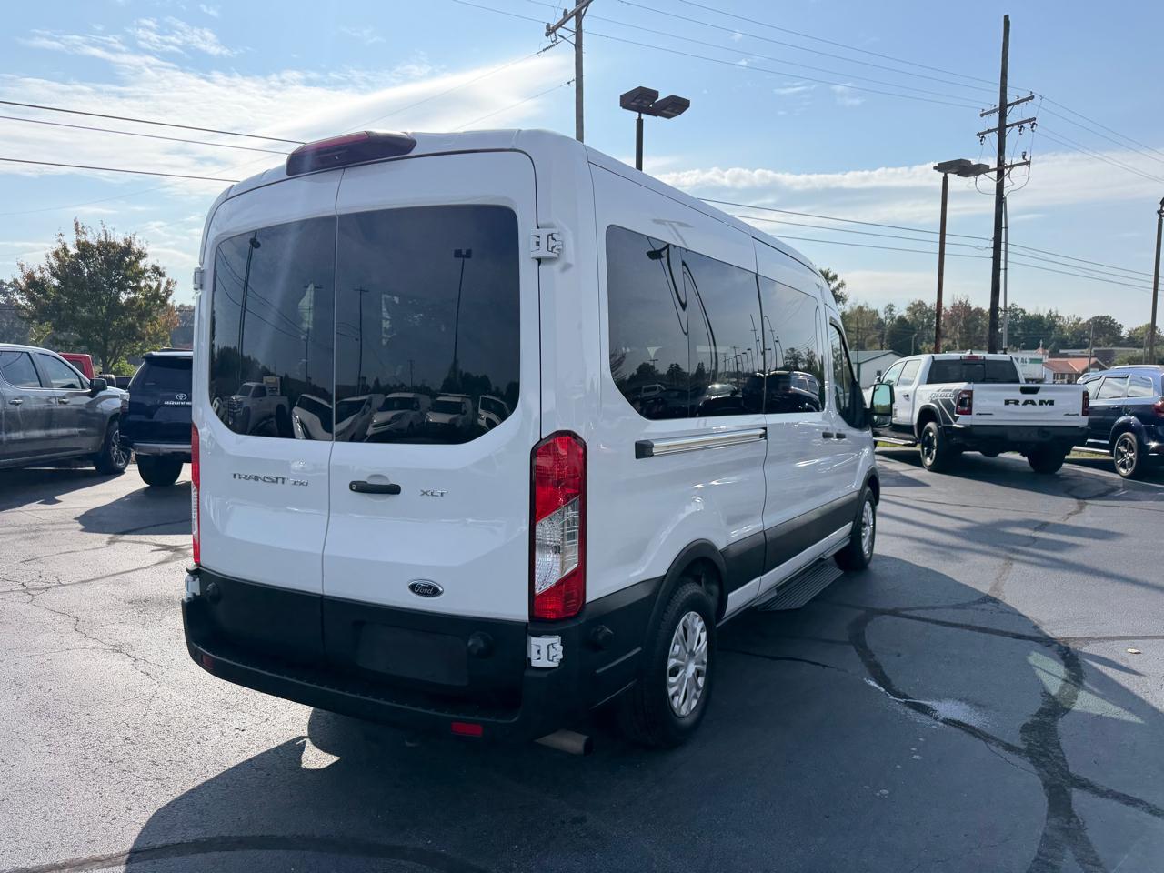 Ford Transit Passenger Wagon T-350 148" Med Roof XLT RWD 2024