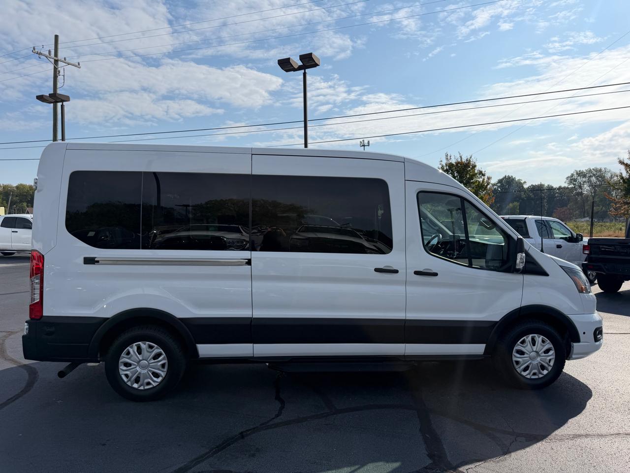 Ford Transit Passenger Wagon T-350 148" Med Roof XLT RWD 2024