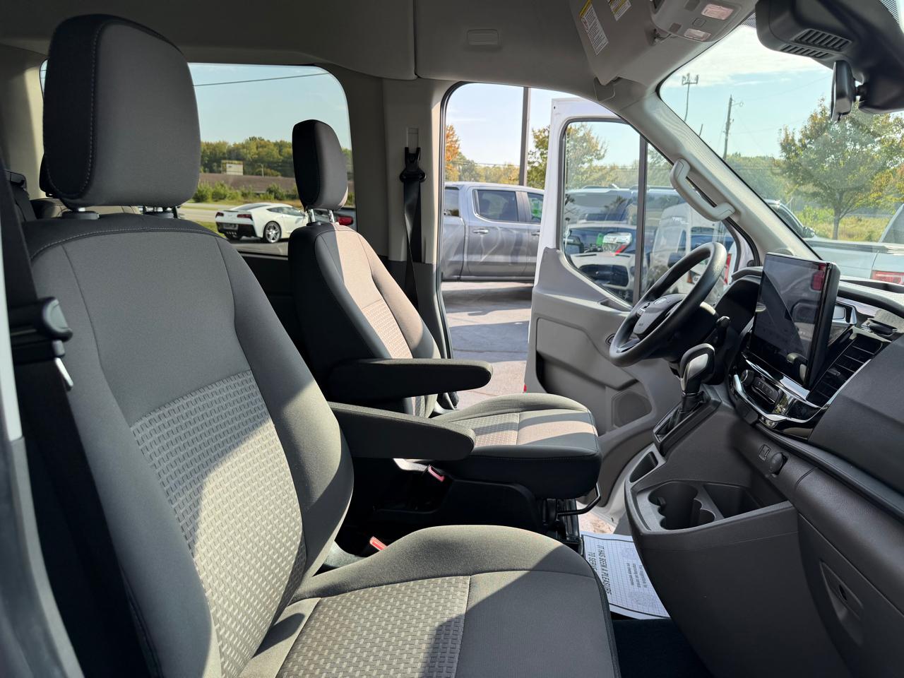 Ford Transit Passenger Wagon T-350 148" Med Roof XLT RWD 2024