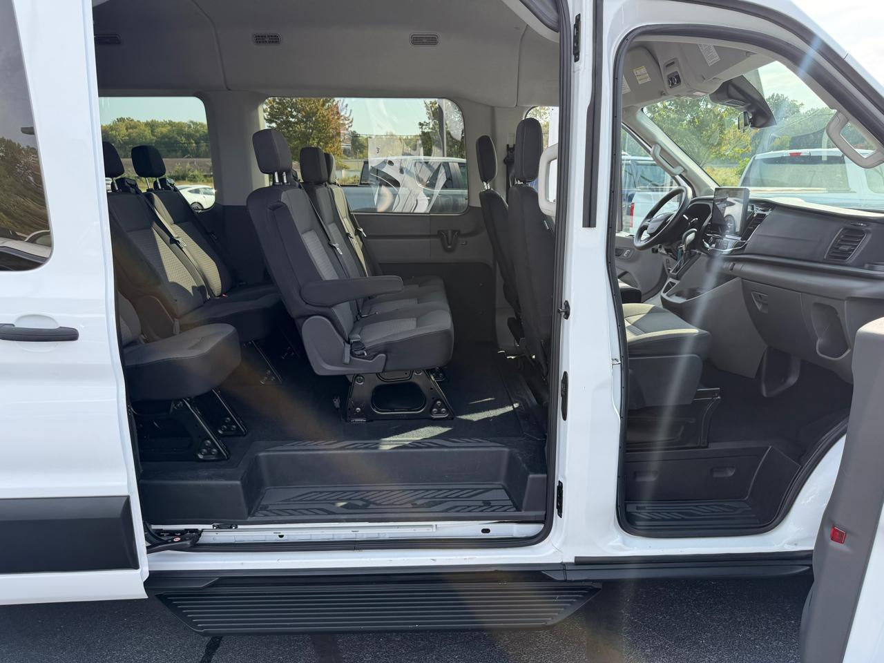 Ford Transit Passenger Wagon T-350 148" Med Roof XLT RWD 2024