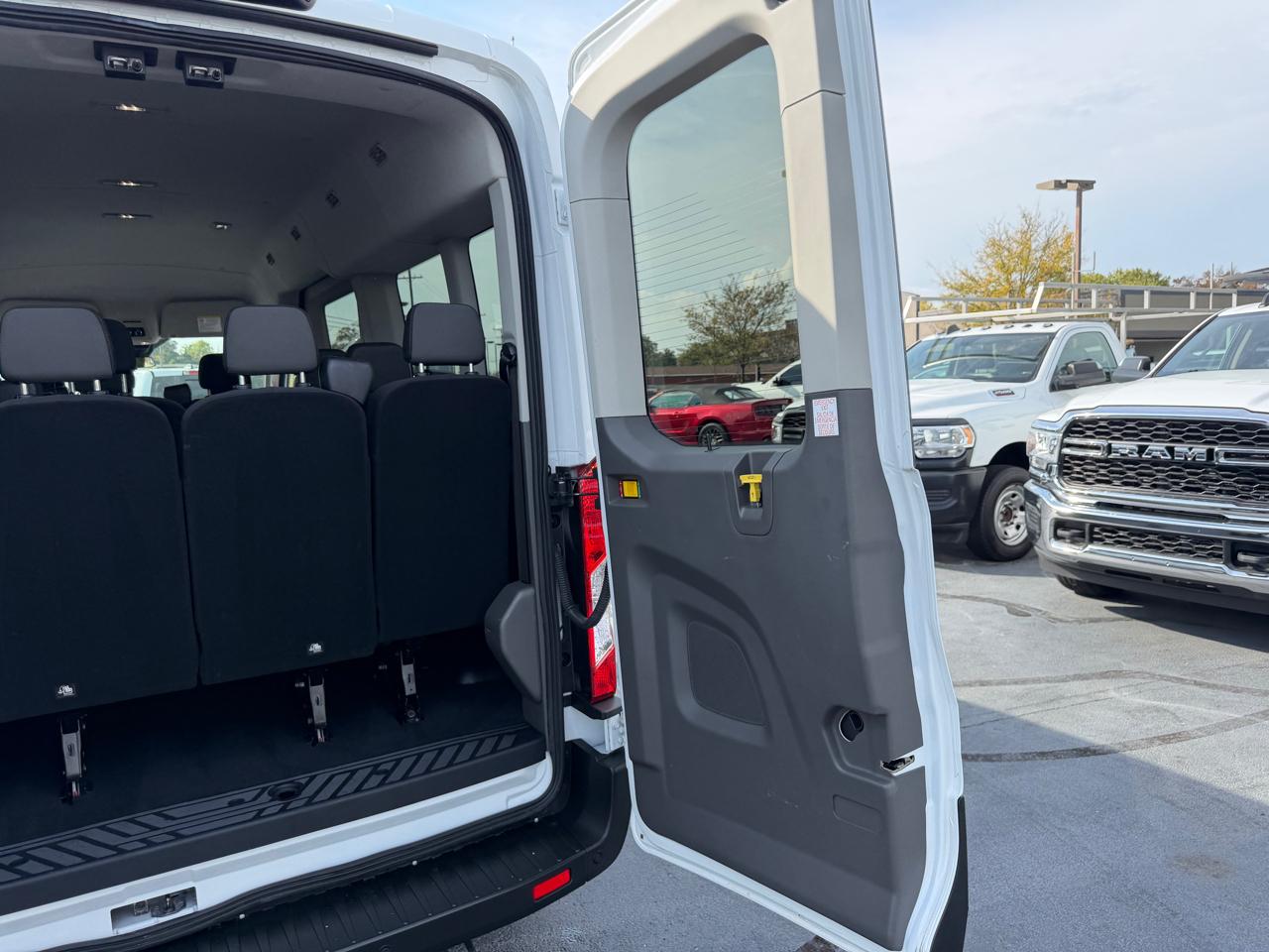 Ford Transit Passenger Wagon T-350 148" Med Roof XLT RWD 2024