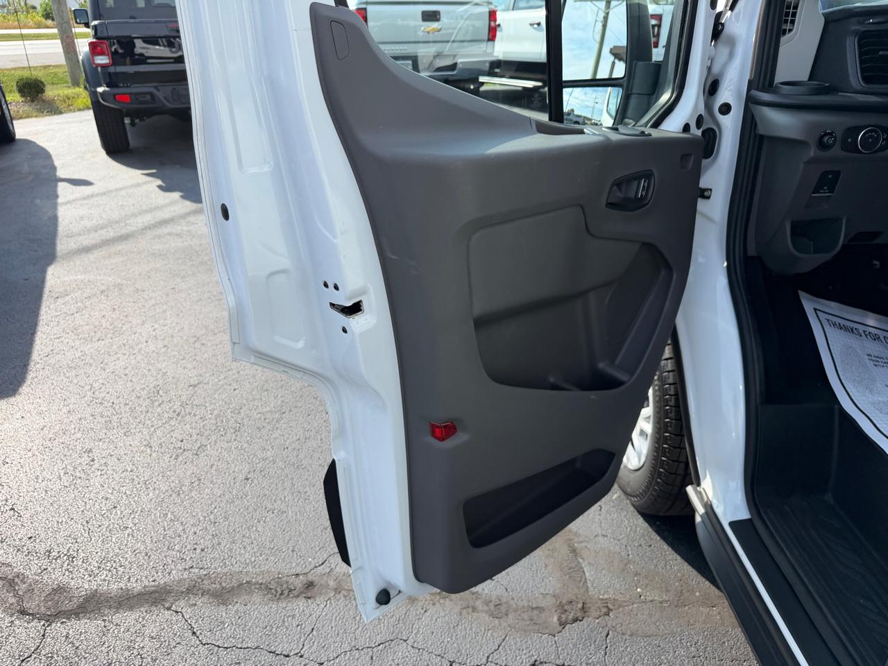 Ford Transit Passenger Wagon T-350 148" Med Roof XLT RWD 2024