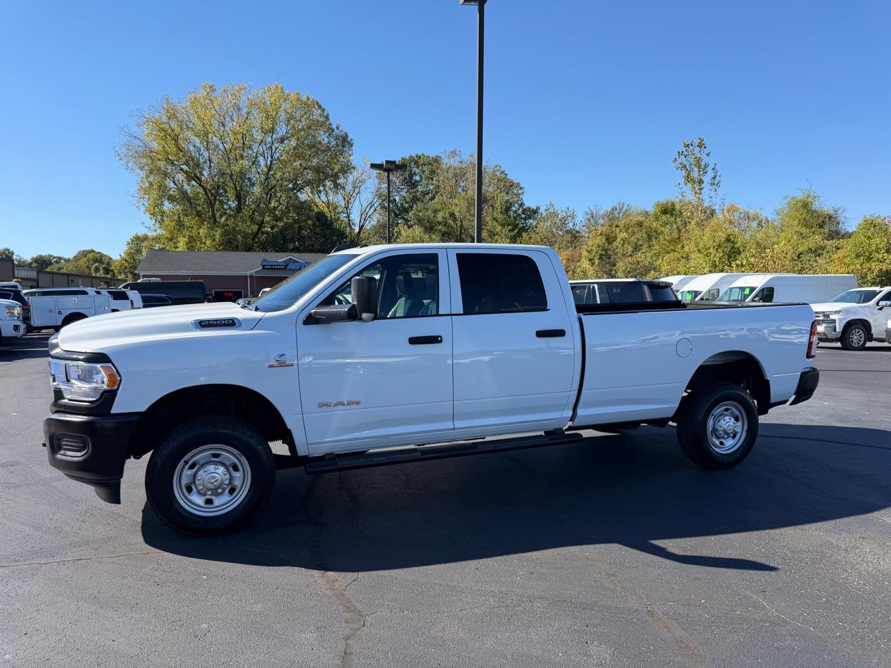 RAM 2500 Tradesman 4x4 Crew Cab 8' Box 2021