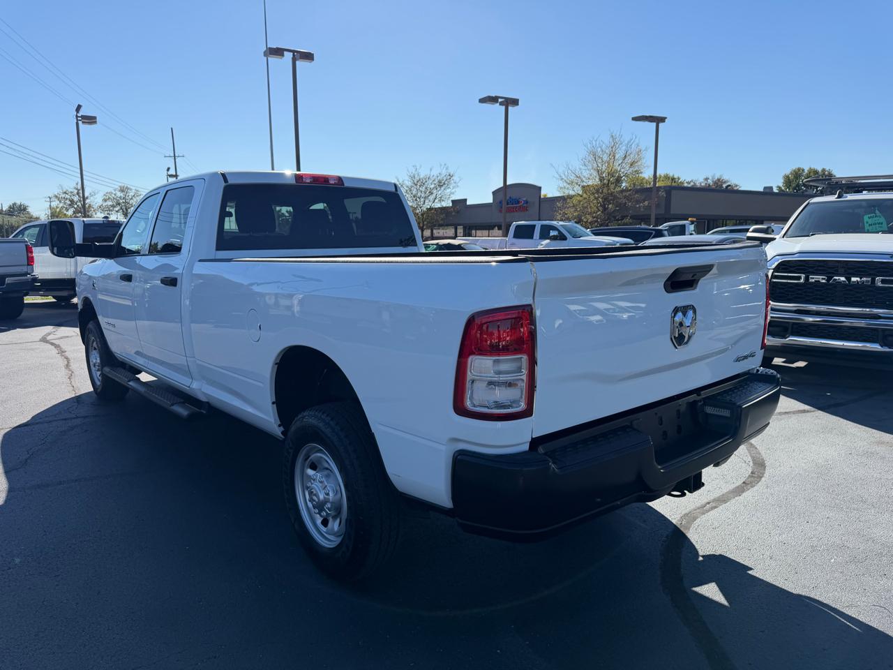 RAM 2500 Tradesman 4x4 Crew Cab 8' Box 2021