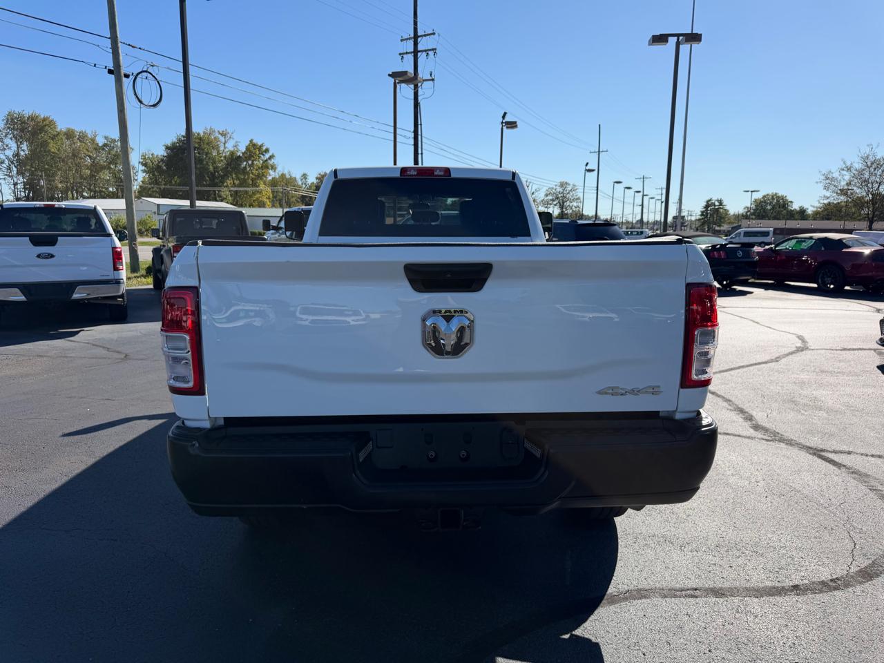 RAM 2500 Tradesman 4x4 Crew Cab 8' Box 2021
