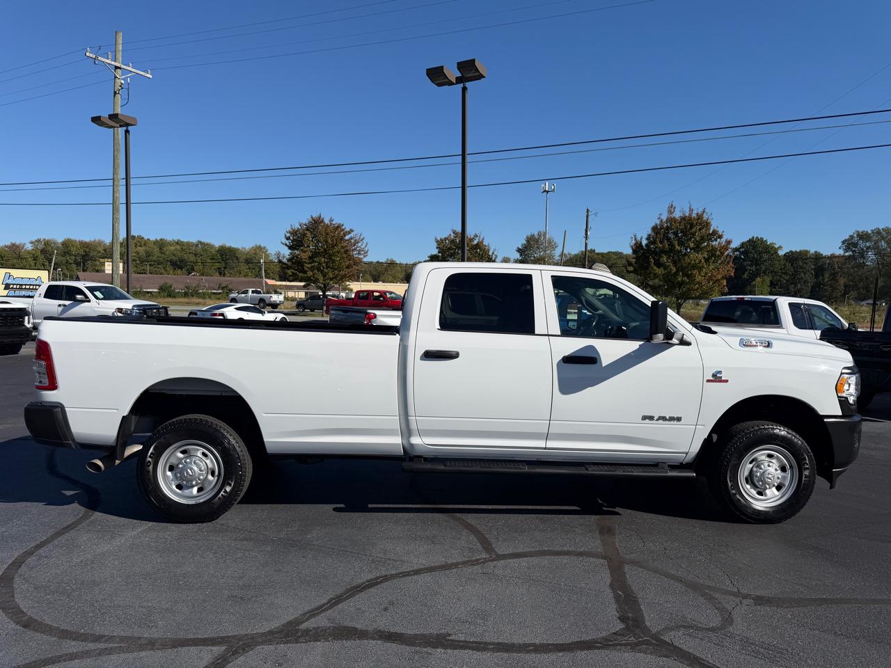 RAM 2500 Tradesman 4x4 Crew Cab 8' Box 2021