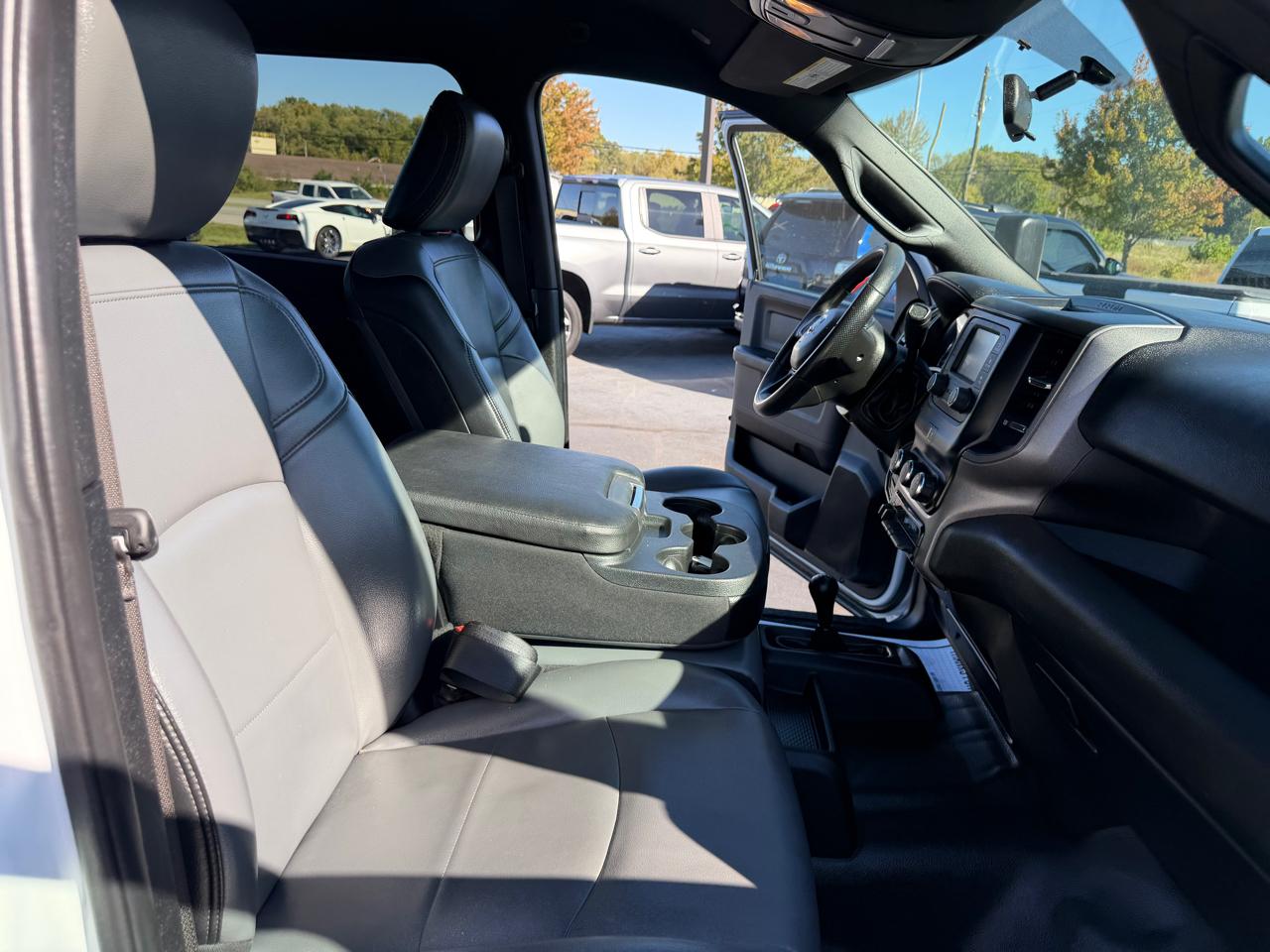 RAM 2500 Tradesman 4x4 Crew Cab 8' Box 2021