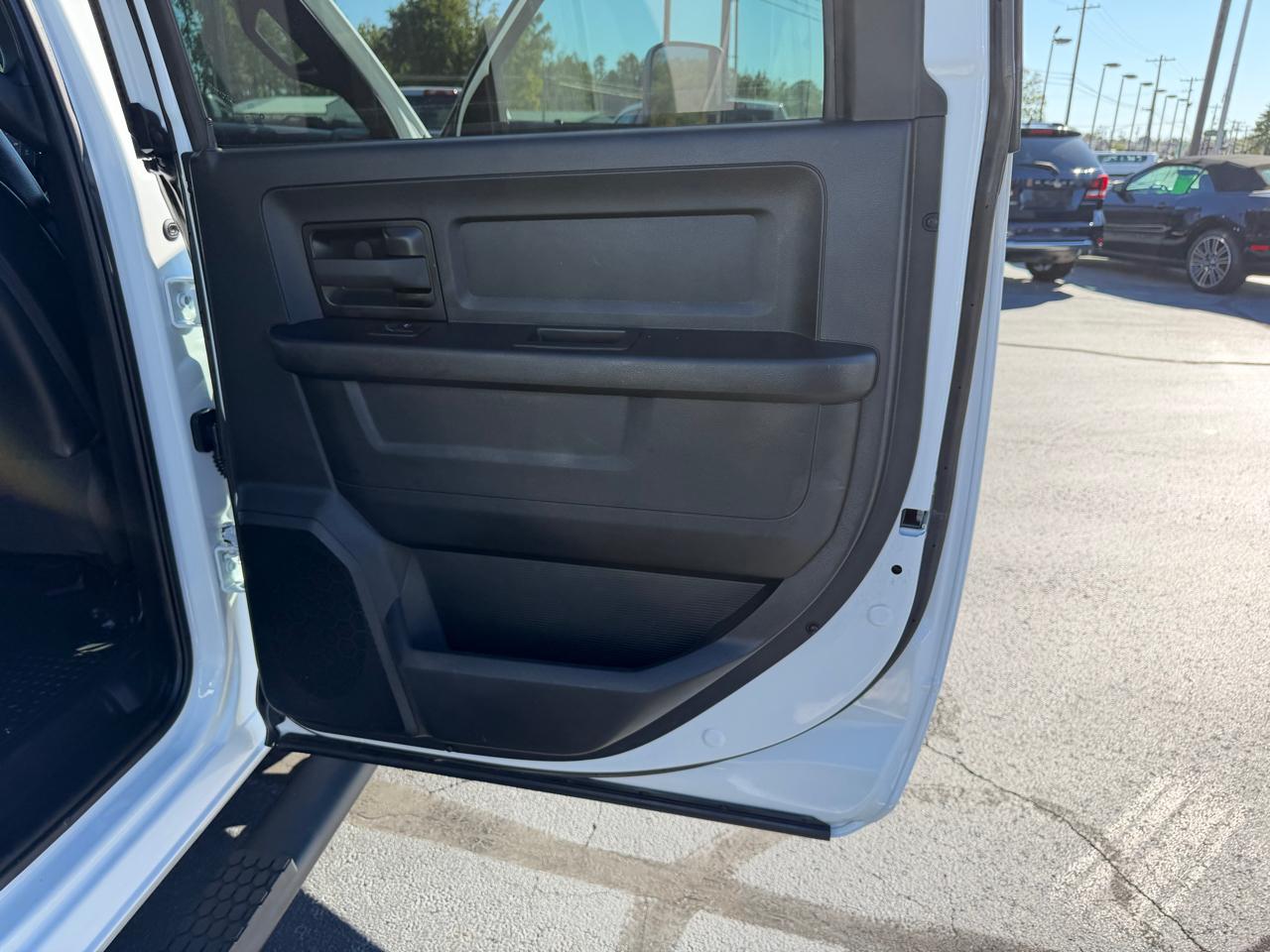 RAM 2500 Tradesman 4x4 Crew Cab 8' Box 2021