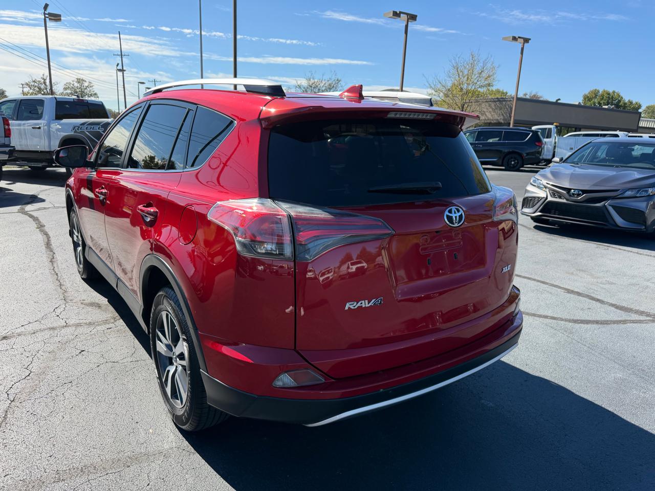 Toyota RAV4 FWD 4dr XLE (Natl) 2016