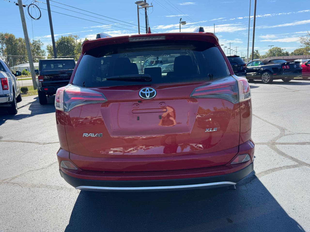 Toyota RAV4 FWD 4dr XLE (Natl) 2016