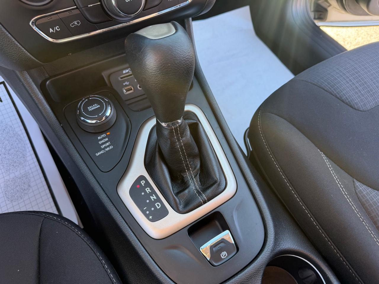 Jeep Cherokee 4WD 4dr Latitude 2015