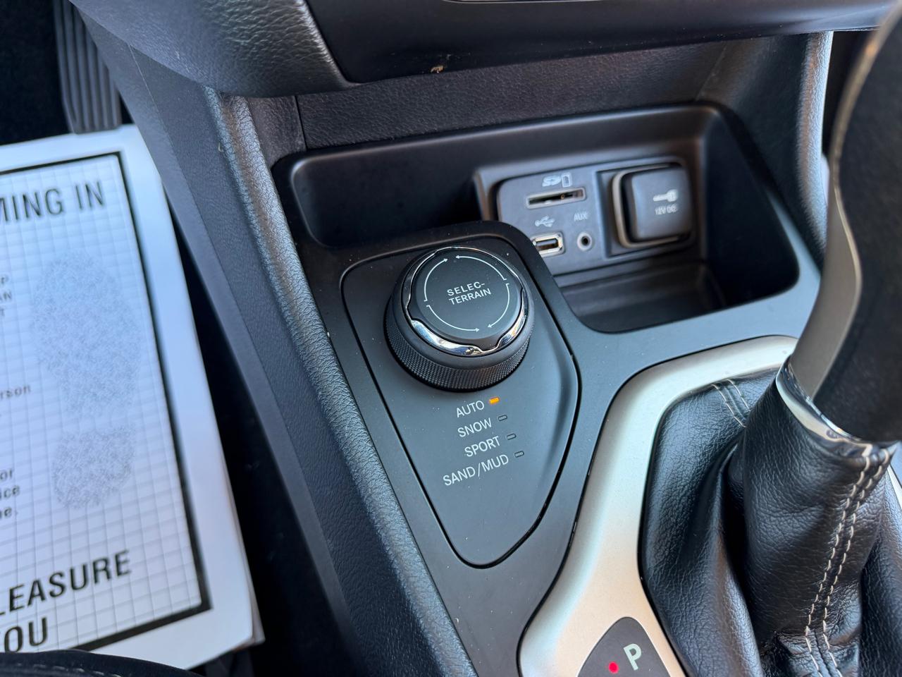 Jeep Cherokee 4WD 4dr Latitude 2015