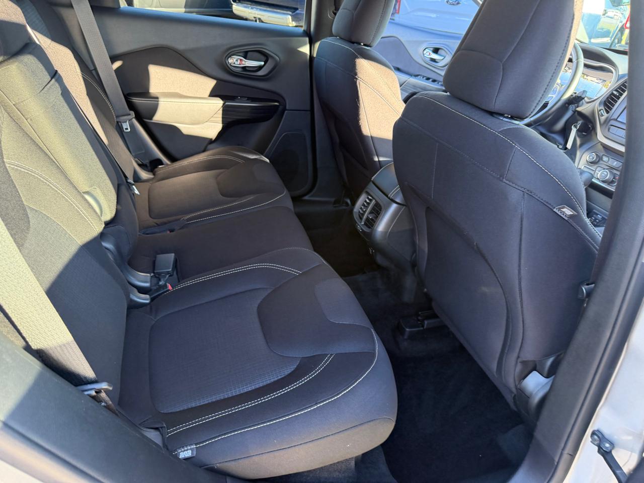 Jeep Cherokee 4WD 4dr Latitude 2015
