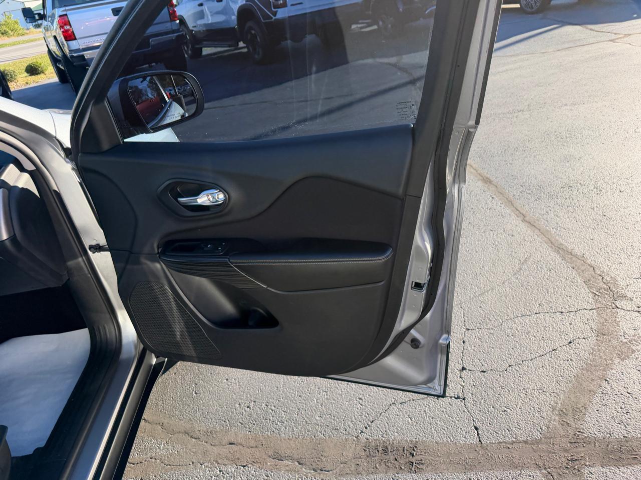 Jeep Cherokee 4WD 4dr Latitude 2015
