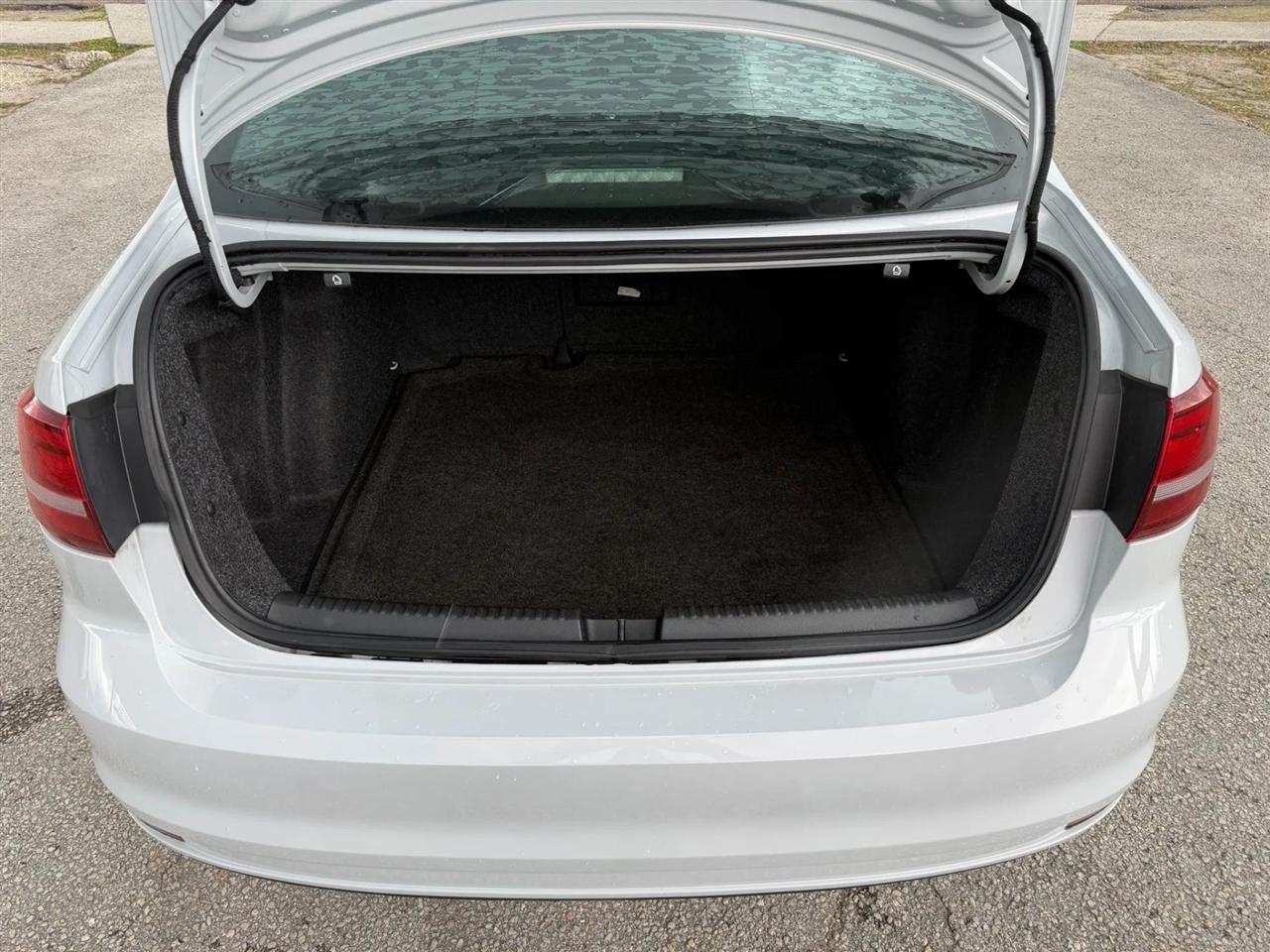 Volkswagen Jetta 1.4T SE 6A 2018