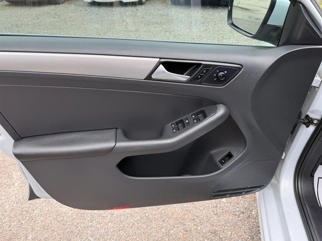 Volkswagen Jetta 1.4T SE 6A 2018