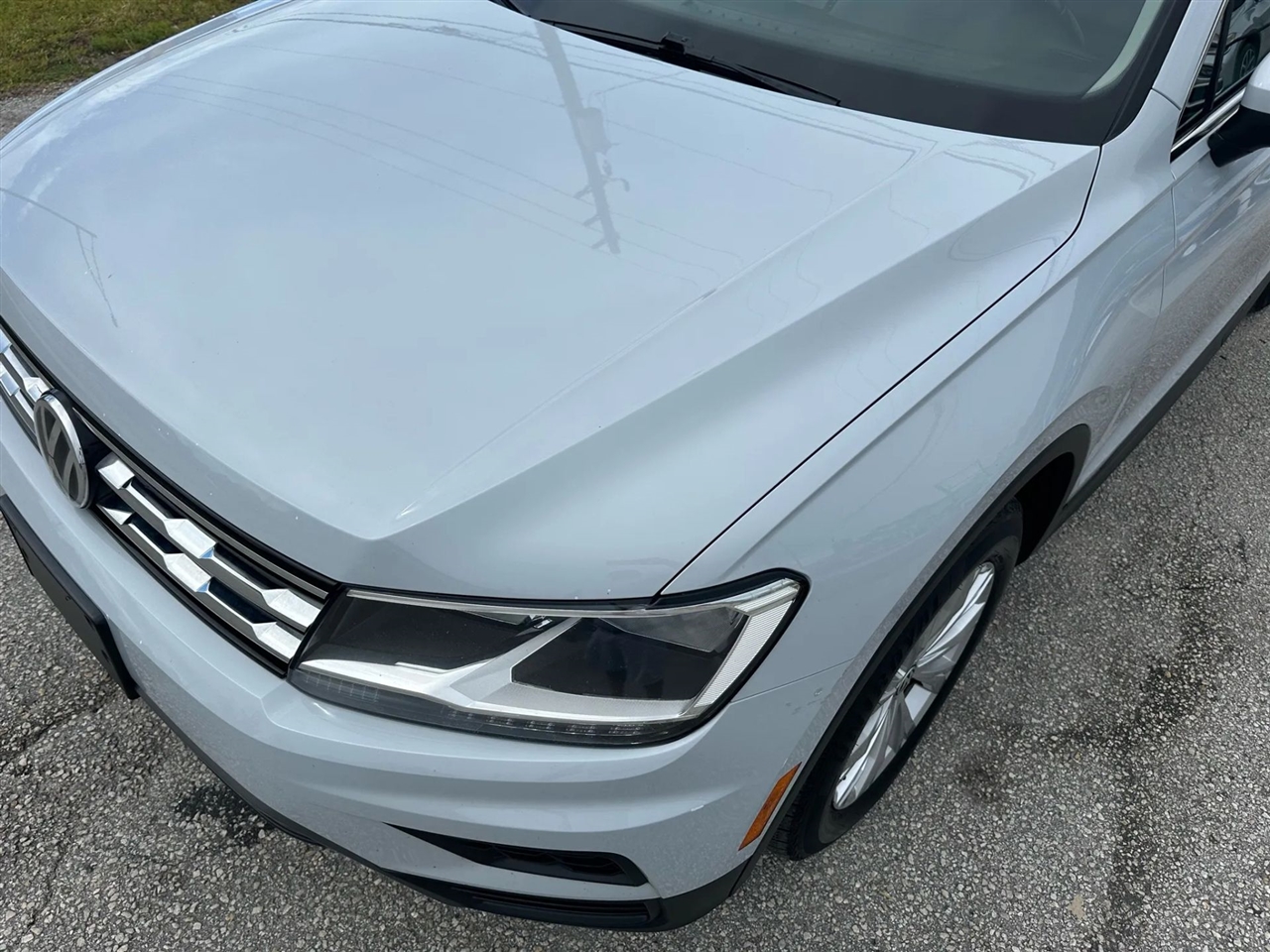 2019 Volkswagen Tiguan SEL R-Line photo 13