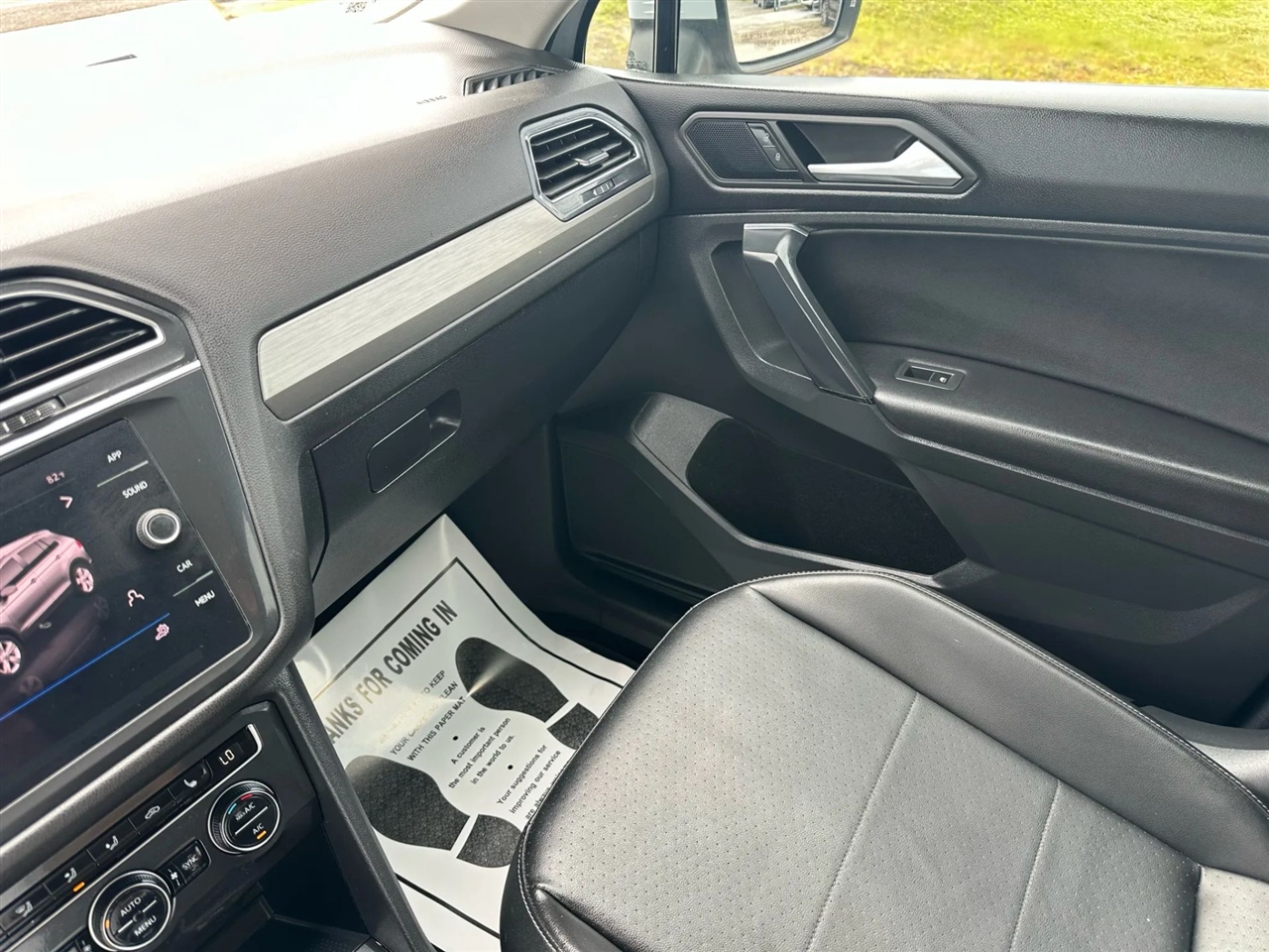 2019 Volkswagen Tiguan SEL R-Line photo 25