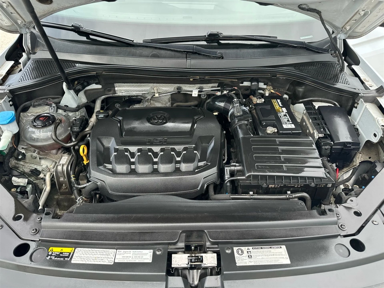 2019 Volkswagen Tiguan SEL R-Line photo 37