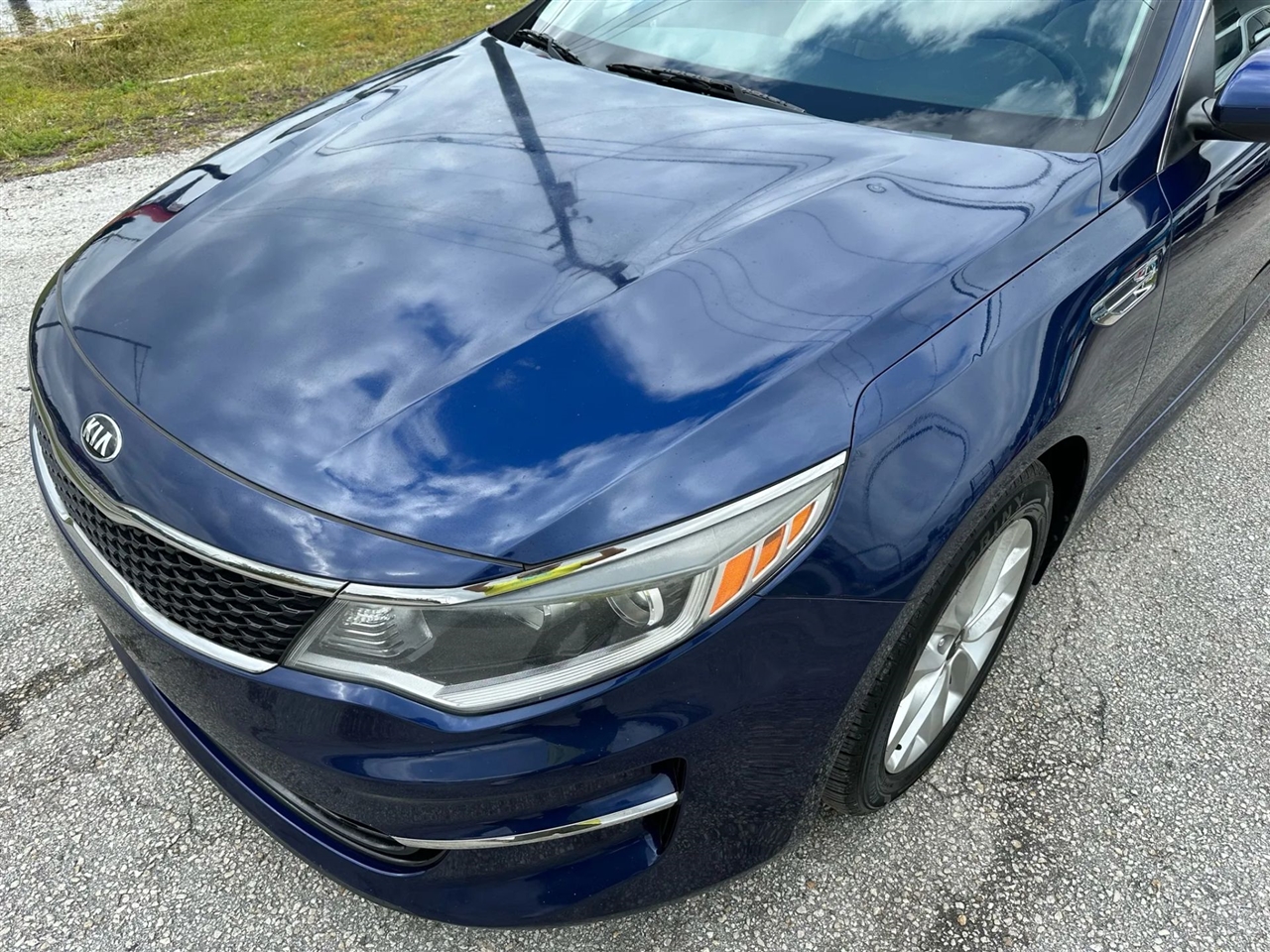 2016 Kia Optima LX photo 13