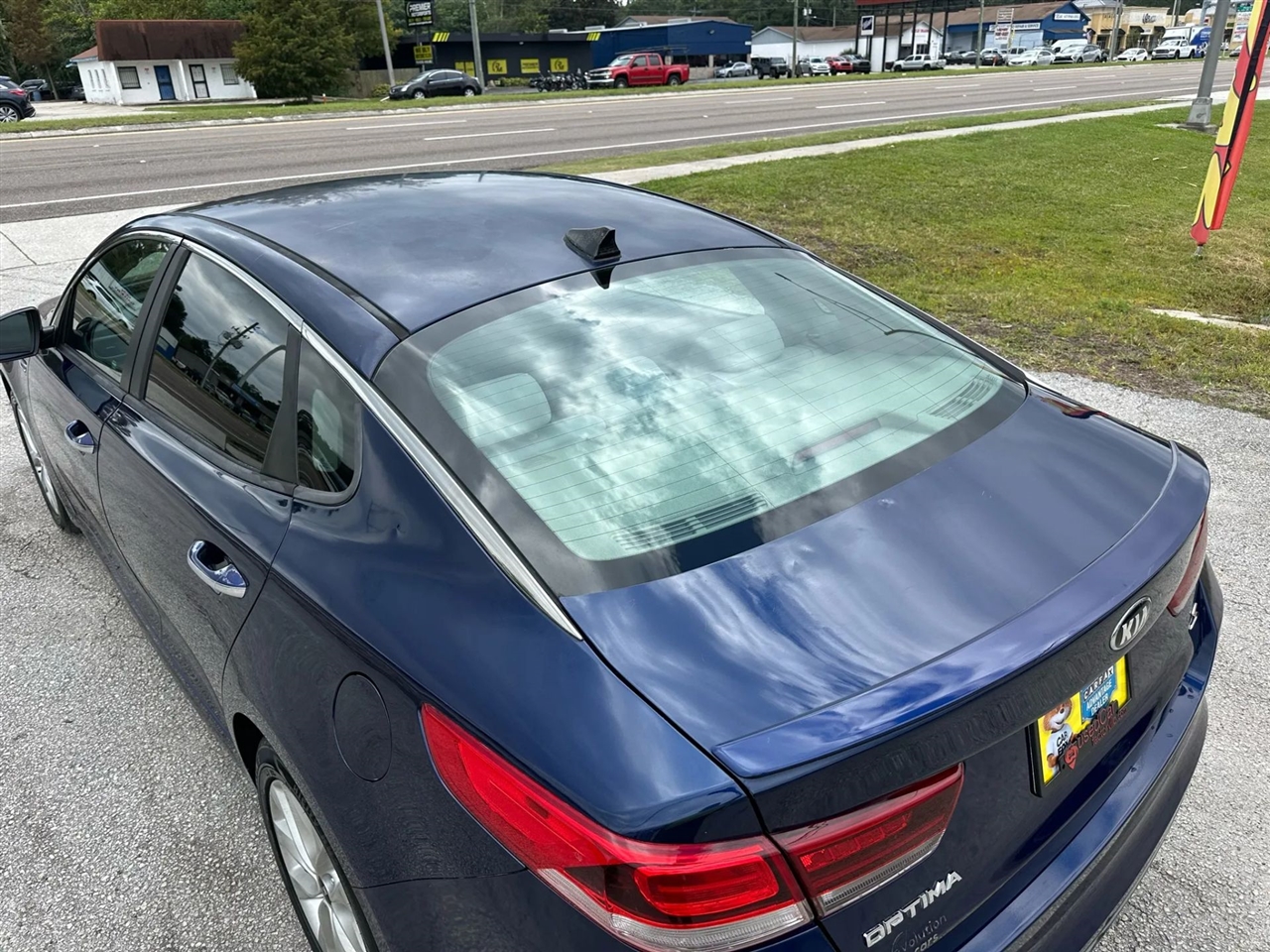 2016 Kia Optima LX photo 16