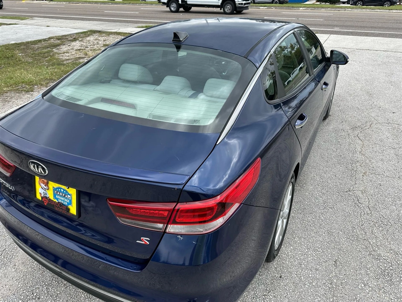 2016 Kia Optima LX photo 17