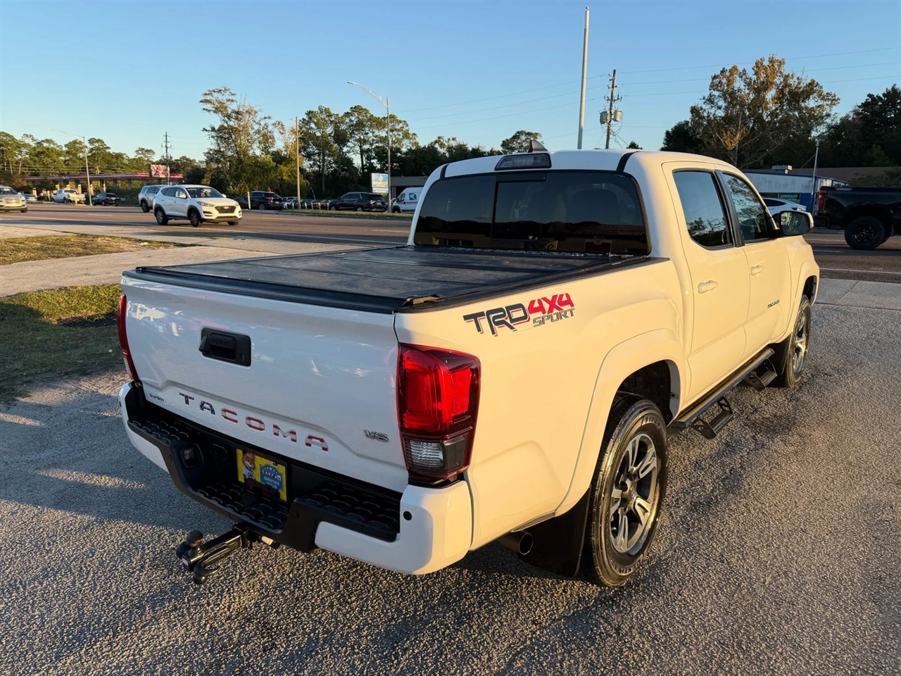 Toyota Tacoma SR5 Double Cab Long Bed V6 6AT 4WD 2019 Toyota Tacoma SR5 Double Cab Long Bed V6 6AT 4WD 2019