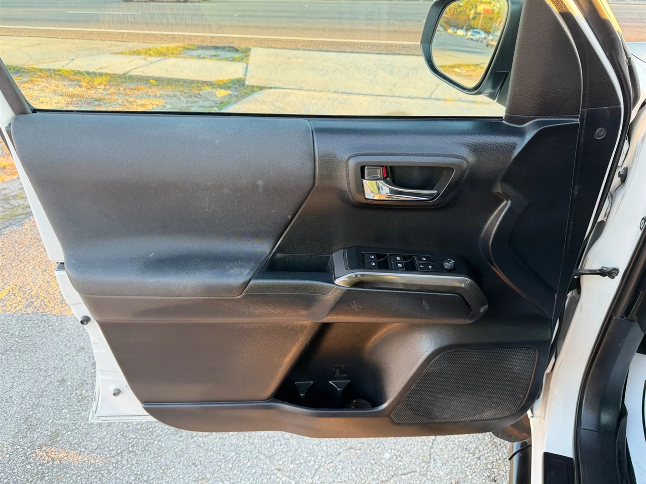 Toyota Tacoma SR5 Double Cab Long Bed V6 6AT 4WD 2019 Toyota Tacoma SR5 Double Cab Long Bed V6 6AT 4WD 2019