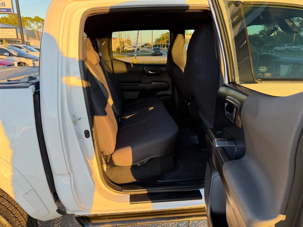 Toyota Tacoma SR5 Double Cab Long Bed V6 6AT 4WD 2019 Toyota Tacoma SR5 Double Cab Long Bed V6 6AT 4WD 2019