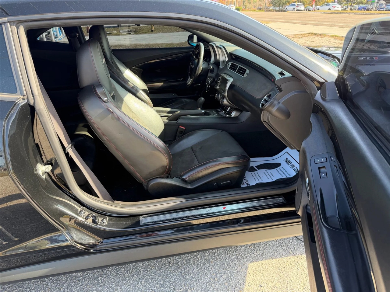 Chevrolet Camaro Coupe ZL1 2013