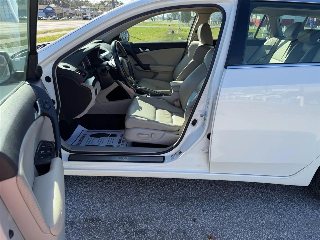 Acura TSX 5-Spd AT 2011