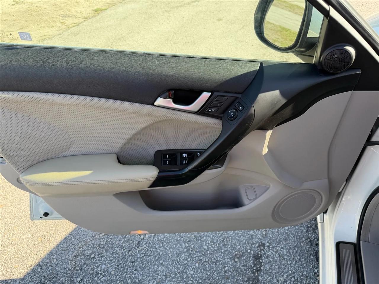 Acura TSX 5-Spd AT 2011