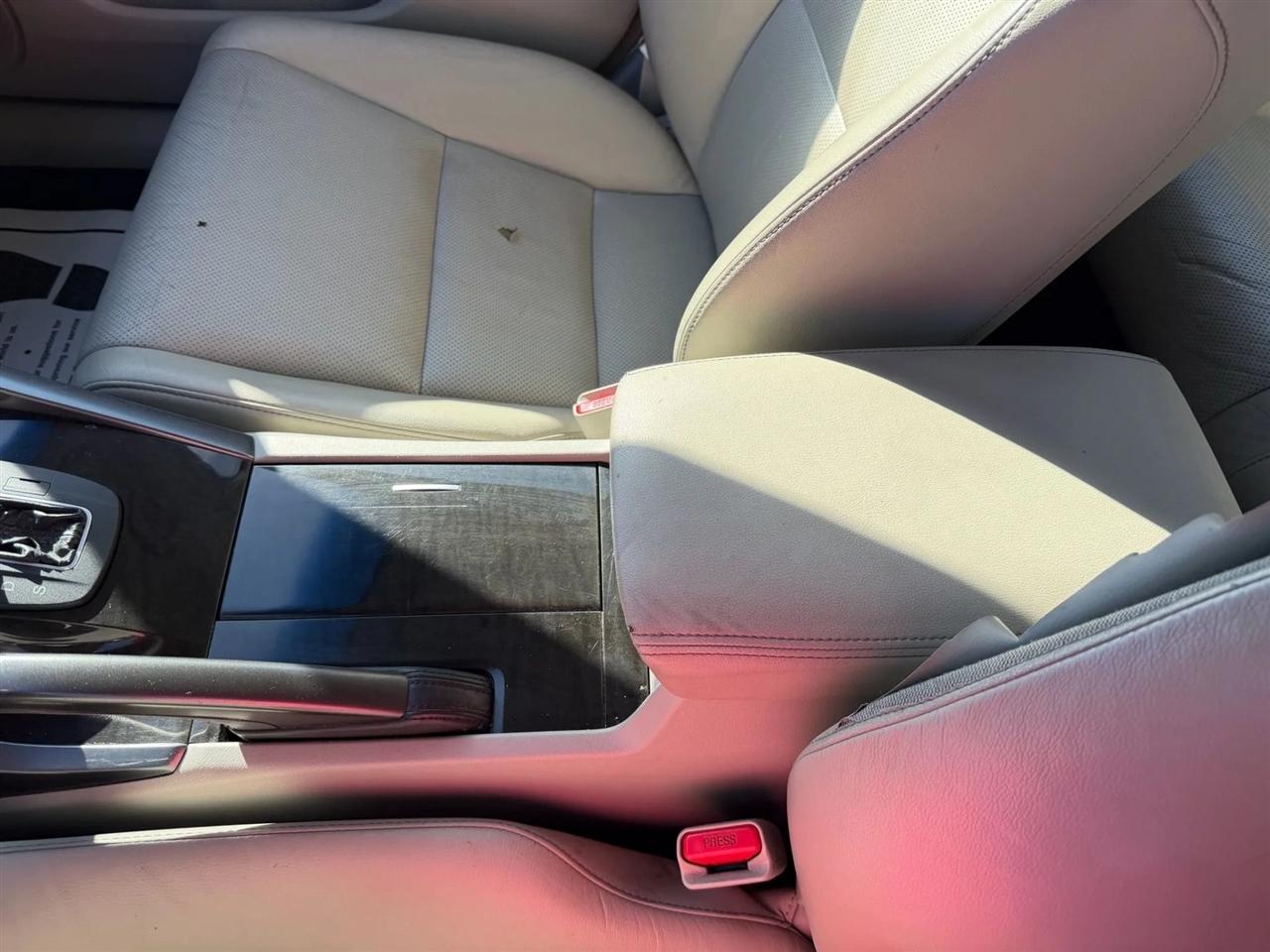 Acura TSX 5-Spd AT 2011