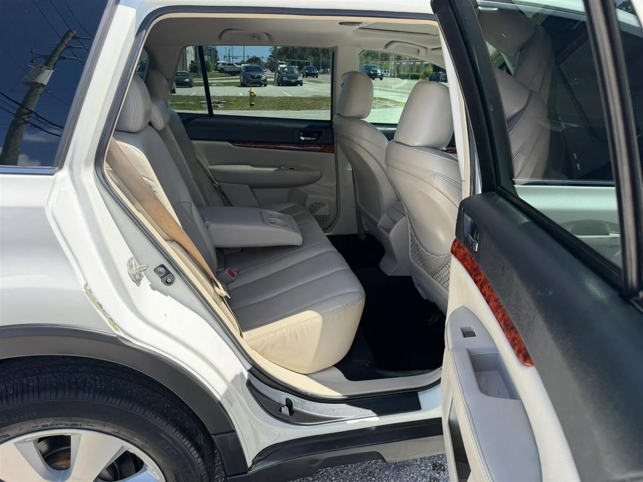 Subaru Outback 3.6R Limited 2011