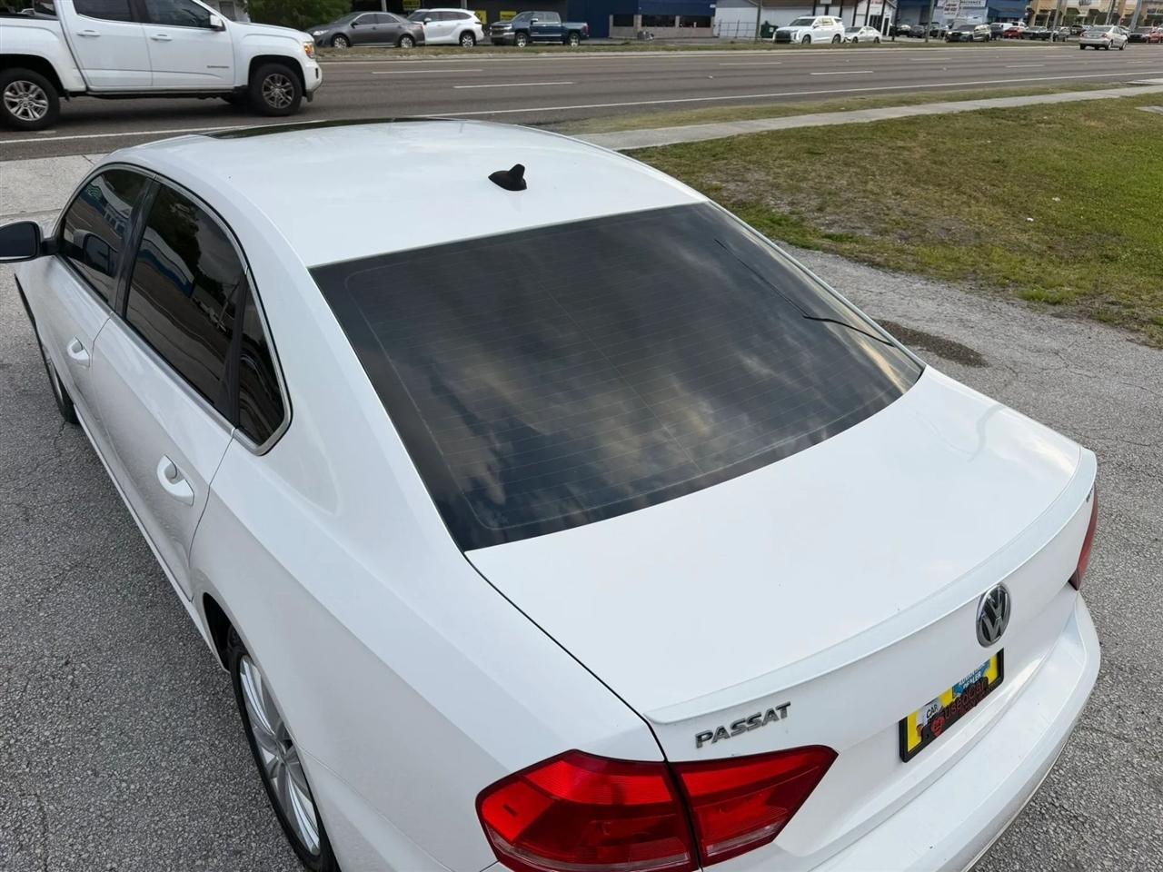 Volkswagen Passat 2.0L TDI SEL Premium 2013